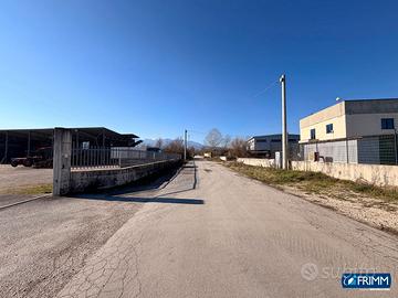 Z.I Vinchiaturo-Piazzale edificabile con struttura