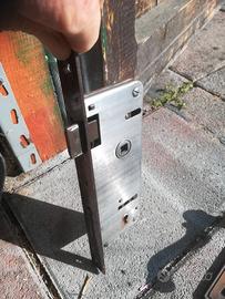 Maniglie per porte interne comprese di serrature