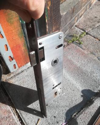 Maniglie per porte interne comprese di serrature