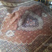 Tappeto persiano di grandi dimensioni