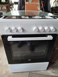 Cucina a gas + Forno elettrico Beko