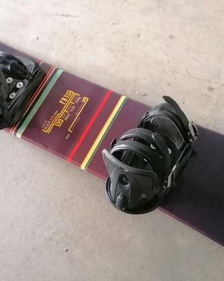 Snowboard 160 cm con attacchi