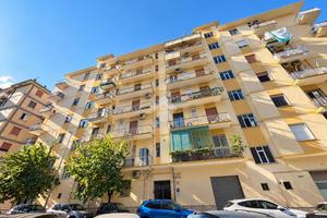 3 LOCALI A SALERNO