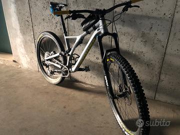 Bici MTB specialized