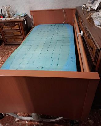 Letto per disabili come nuovo