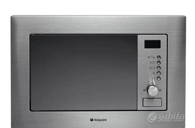 Microonde, portabottiglie, forno elettrico, cappa