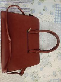 Borsa da donna marrone nuova