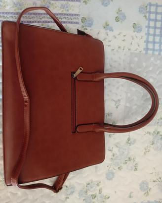 Borsa da donna marrone nuova