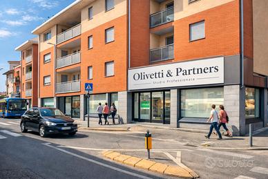 6 vetrine Stazione Bergamo già arredato
