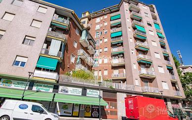 AMPIO BILOCALE TRASFORMABILE IN 3 LOCALI NEL CUORE