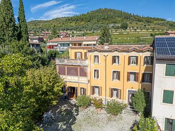 VILLA SINGOLA A SANT'AMBROGIO DI VALPOLICELLA