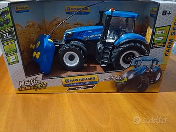 Trattore telecomandato New Holland modellino