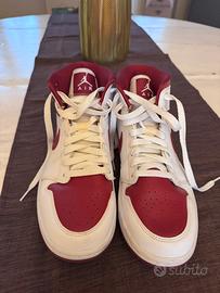 Nike Air Jordan 1 Mid Reverse Chicago