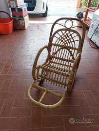 Sedia a dondolo in bambù piccola 