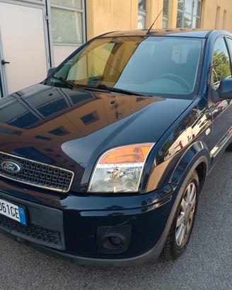 Ford Fusion 5p. GPL