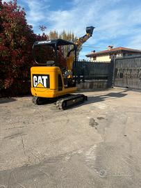 E291-ESCAVATORE CATERPILLER 18Q CON 560 ORE