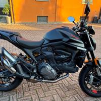 Ducati monster 937