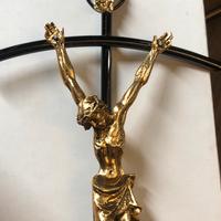 Cristo in metallo di Cipolletti 1993 arte sacra