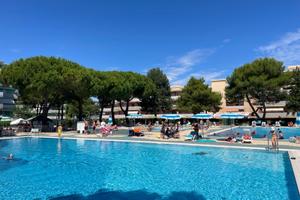 Valbella - Trilocale climatizzato con piscine