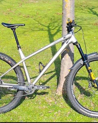 Commencal meta ht 2022