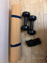 Set fitness tappetino yoga manubri corda