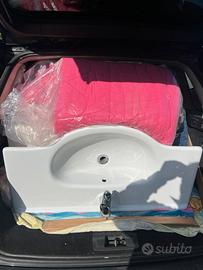 Lavabo con rubinetto