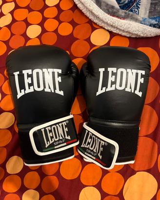 Guantoni leone