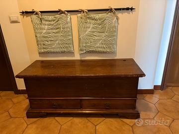 Cassapanca in legno
