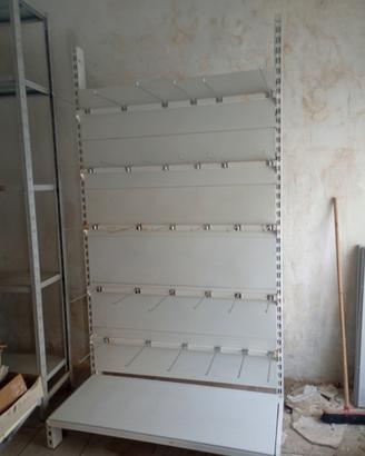 scaffale porta blister 