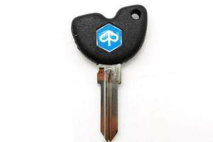 Sbozzato chiave con chip scooter vari Piaggio 5758