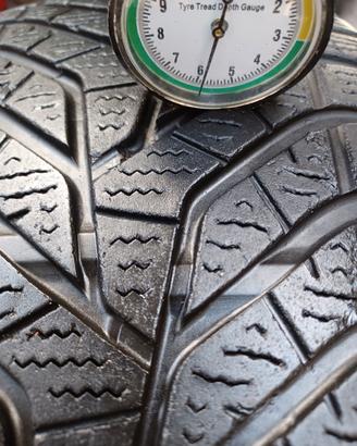 4 Gomme 225/55-18 98V Yokohama Winter MS