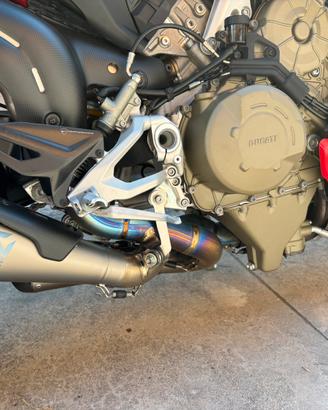 Scarico akrapovic ducati streetfighter v4s