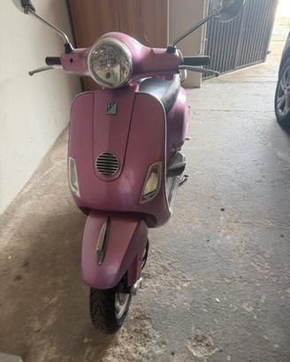 Vespa 50cc pink  2011