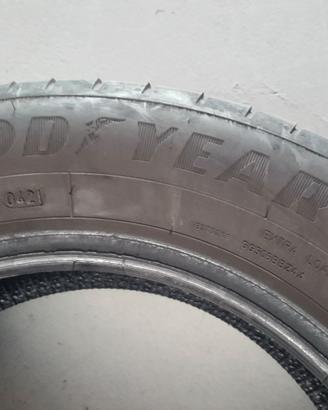 Gomme Goodyear Efficient Grip 185/65 R15 92T