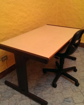 Tavoli scrivania lavoro ufficio
