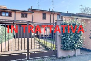 VILLA A SCHIERA A VERNATE