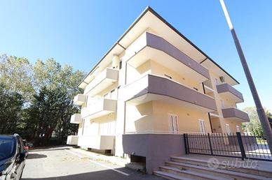 3 LOCALI A ALBA ADRIATICA