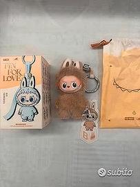 Labubu Pin for Love - Lettera B