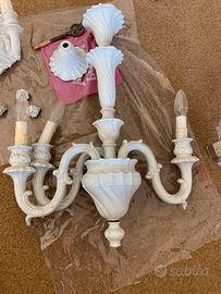 Lampadario bianco in ceramica di capodimonte
