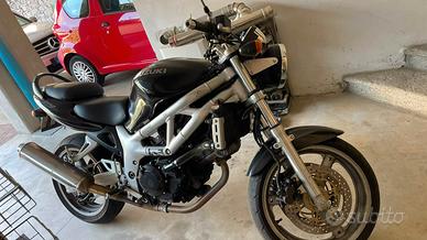 MOTO  SUZUKY 650 SV