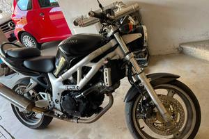 MOTO  SUZUKY 650 SV