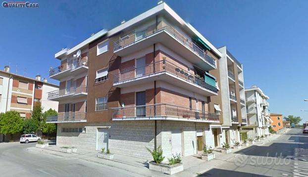 APPARTAMENTO 3 CAMERE, GARAGE A CHIARAVALLE