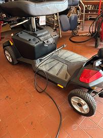 Carrozzina elettrica disabili