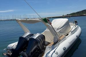 Tempest Capelli 850 WA Doppio Yamaha 225CV - 2020