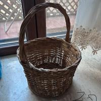 Antico cesto in vimini