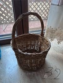 Antico cesto in vimini