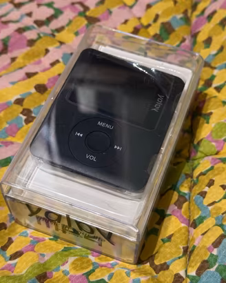 Lettore MP4 2GB nuovo con cuffie e cavo