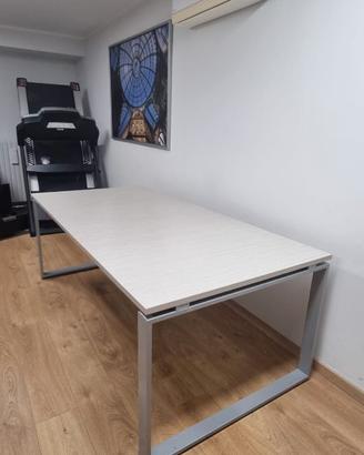 scrivania professionale