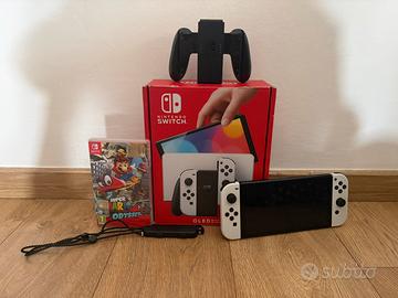 Nintendo switch oled con gioco incluso