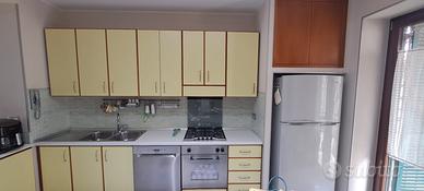 Cucina in legno artigianale.